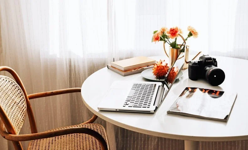 cluttered desk cluttered mind- keep it clean when working from home