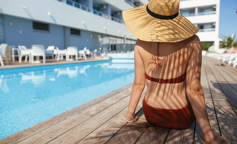 Bleisure, which stands for going business as usual in a holiday environment - travel trend 2024.